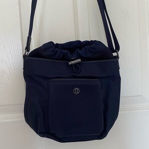 Lululemon cross body strap bag